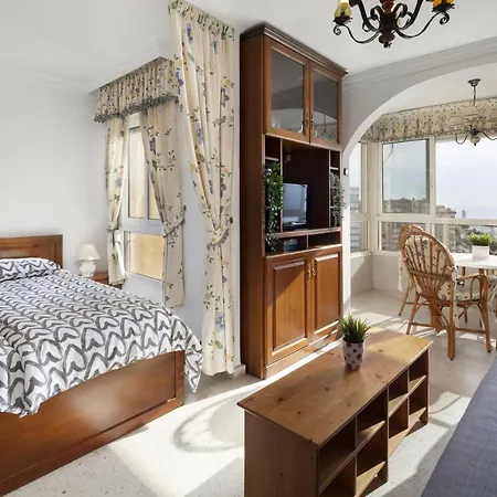Frontline Beautiful A48 Apartment